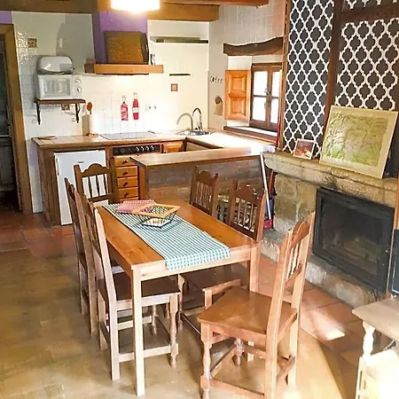 La Yosa De Argueebanes بيت للعطل